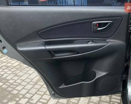 Серый Хендай Туксон, объемом двигателя 1.98 л и пробегом 174 тыс. км за 9500 $, фото 24 на Automoto.ua