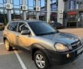 Сірий Хендай Туксон, об'ємом двигуна 1.98 л та пробігом 237 тис. км за 8500 $, фото 2 на Automoto.ua