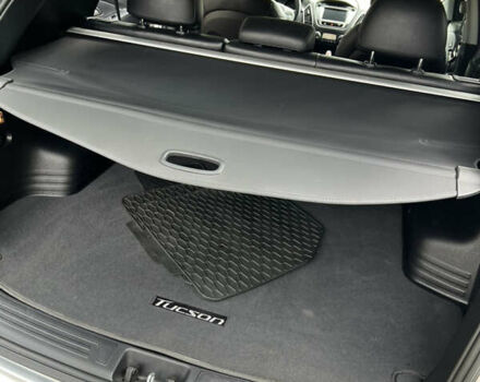 Серый Хендай Туксон, объемом двигателя 2.4 л и пробегом 164 тыс. км за 13200 $, фото 20 на Automoto.ua