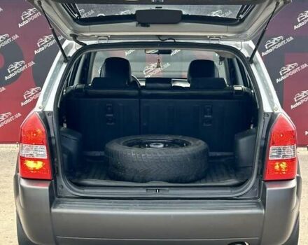 Хендай Туксон 2012 у Сумах на Automoto.ua Сірий Хендай Туксон, об'ємом двигуна 1.98 л та пробігом 210 тис. км за 9600 $, фото 10 на Automoto.ua