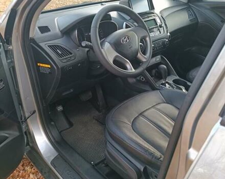 Сірий Хендай Туксон, об'ємом двигуна 2 л та пробігом 183 тис. км за 13900 $, фото 8 на Automoto.ua