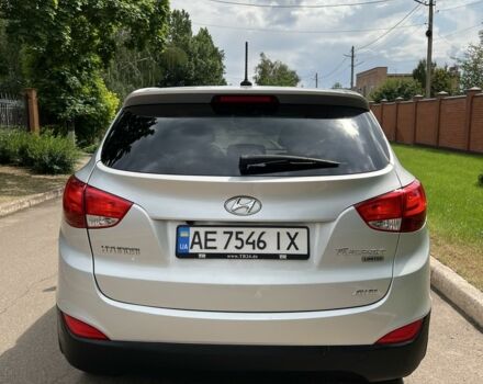 Серый Хендай Туксон, объемом двигателя 2.4 л и пробегом 164 тыс. км за 12500 $, фото 9 на Automoto.ua