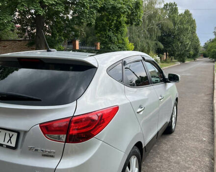 Серый Хендай Туксон, объемом двигателя 2.4 л и пробегом 164 тыс. км за 13200 $, фото 15 на Automoto.ua