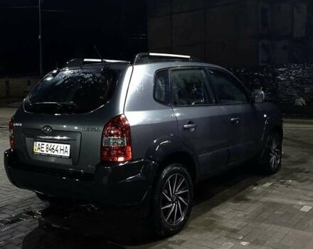 Сірий Хендай Туксон, об'ємом двигуна 1.98 л та пробігом 170 тис. км за 8500 $, фото 6 на Automoto.ua