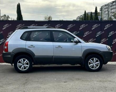 Хендай Туксон 2012 у Сумах на Automoto.ua Сірий Хендай Туксон, об'ємом двигуна 1.98 л та пробігом 210 тис. км за 9600 $, фото 3 на Automoto.ua
