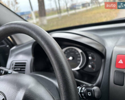 Серый Хендай Туксон, объемом двигателя 1.98 л и пробегом 77 тыс. км за 10500 $, фото 28 на Automoto.ua