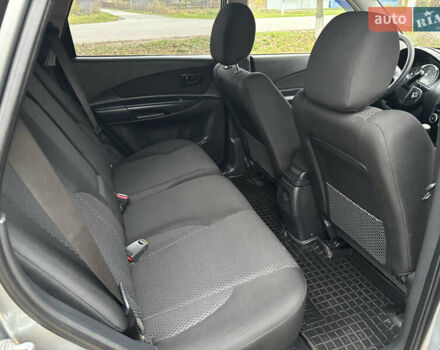 Серый Хендай Туксон, объемом двигателя 1.98 л и пробегом 77 тыс. км за 10500 $, фото 16 на Automoto.ua