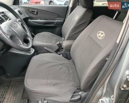 Серый Хендай Туксон, объемом двигателя 2 л и пробегом 148 тыс. км за 10390 $, фото 19 на Automoto.ua