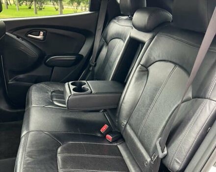 Серый Хендай Туксон, объемом двигателя 2.4 л и пробегом 164 тыс. км за 13200 $, фото 40 на Automoto.ua