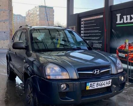 Сірий Хендай Туксон, об'ємом двигуна 1.98 л та пробігом 170 тис. км за 8500 $, фото 1 на Automoto.ua