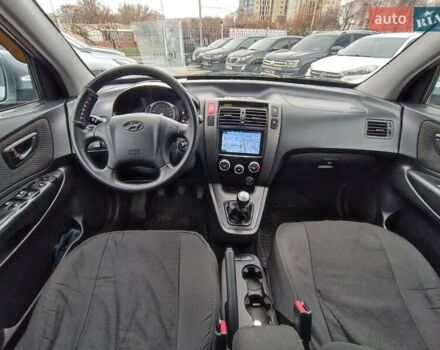 Серый Хендай Туксон, объемом двигателя 2 л и пробегом 148 тыс. км за 10390 $, фото 14 на Automoto.ua