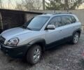 Серый Хендай Туксон, объемом двигателя 2 л и пробегом 175 тыс. км за 10200 $, фото 4 на Automoto.ua