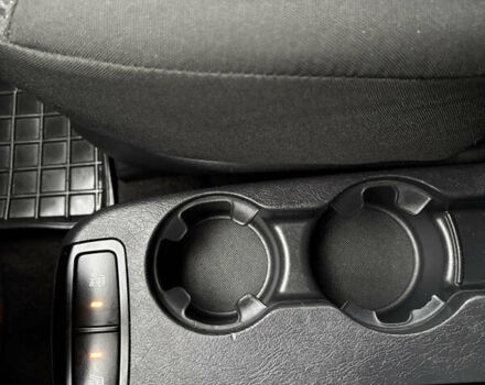 Серый Хендай Туксон, объемом двигателя 1.98 л и пробегом 77 тыс. км за 10500 $, фото 24 на Automoto.ua