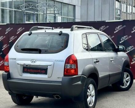 Хендай Туксон 2012 у Сумах на Automoto.ua Сірий Хендай Туксон, об'ємом двигуна 1.98 л та пробігом 210 тис. км за 9600 $, фото 5 на Automoto.ua