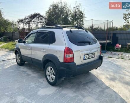 Хендай Туксон 2012 у Львові на Automoto.ua Сірий Хендай Туксон, об'ємом двигуна 2 л та пробігом 155 тис. км за 9000 $, фото 1 на Automoto.ua