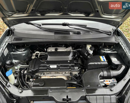 Серый Хендай Туксон, объемом двигателя 1.98 л и пробегом 77 тыс. км за 10500 $, фото 36 на Automoto.ua