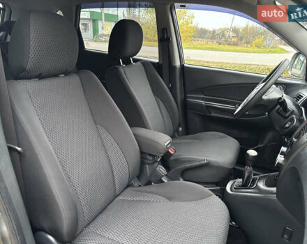 Серый Хендай Туксон, объемом двигателя 1.98 л и пробегом 77 тыс. км за 10500 $, фото 20 на Automoto.ua