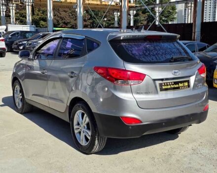 Сірий Хендай Туксон, об'ємом двигуна 2 л та пробігом 156 тис. км за 2500 $, фото 2 на Automoto.ua