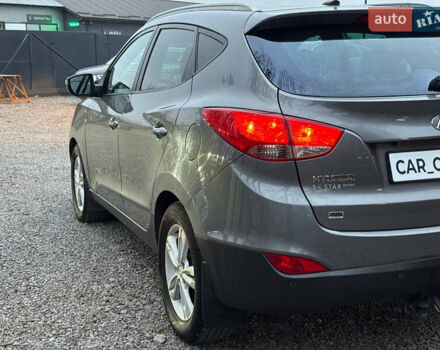 Сірий Хендай Туксон, об'ємом двигуна 1.69 л та пробігом 282 тис. км за 12000 $, фото 8 на Automoto.ua