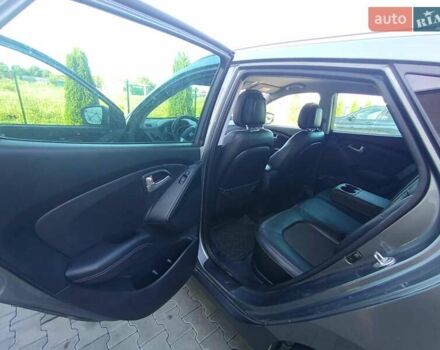 Сірий Хендай Туксон, об'ємом двигуна 1.7 л та пробігом 279 тис. км за 11400 $, фото 14 на Automoto.ua