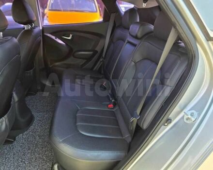 Сірий Хендай Туксон, об'ємом двигуна 2 л та пробігом 156 тис. км за 2500 $, фото 4 на Automoto.ua