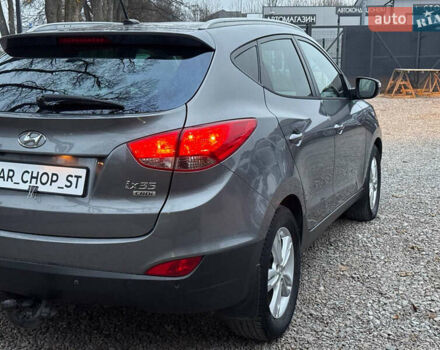 Сірий Хендай Туксон, об'ємом двигуна 1.69 л та пробігом 282 тис. км за 12000 $, фото 15 на Automoto.ua