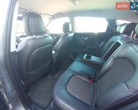 Сірий Хендай Туксон, об'ємом двигуна 1.7 л та пробігом 279 тис. км за 11400 $, фото 15 на Automoto.ua