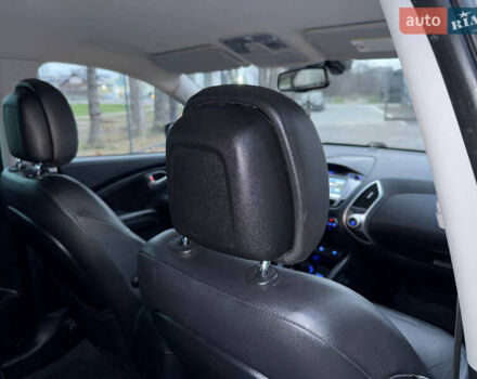 Сірий Хендай Туксон, об'ємом двигуна 1.69 л та пробігом 282 тис. км за 12000 $, фото 48 на Automoto.ua