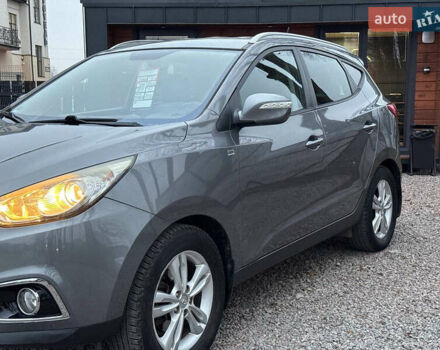 Сірий Хендай Туксон, об'ємом двигуна 1.69 л та пробігом 282 тис. км за 12000 $, фото 3 на Automoto.ua