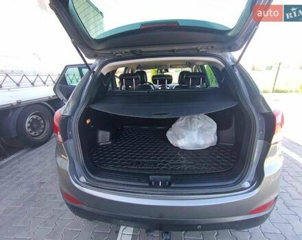 Сірий Хендай Туксон, об'ємом двигуна 1.7 л та пробігом 279 тис. км за 11400 $, фото 25 на Automoto.ua