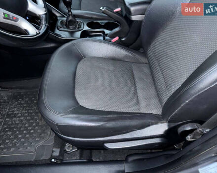 Сірий Хендай Туксон, об'ємом двигуна 1.69 л та пробігом 282 тис. км за 12000 $, фото 27 на Automoto.ua