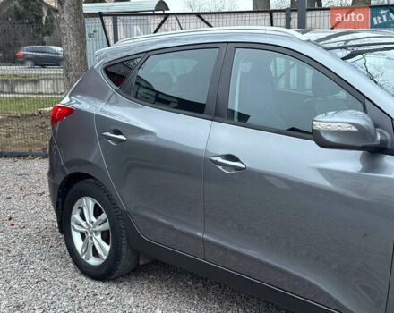 Сірий Хендай Туксон, об'ємом двигуна 1.69 л та пробігом 282 тис. км за 12000 $, фото 20 на Automoto.ua