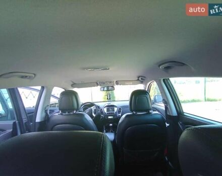 Сірий Хендай Туксон, об'ємом двигуна 1.7 л та пробігом 279 тис. км за 11400 $, фото 12 на Automoto.ua