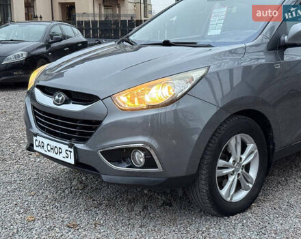 Сірий Хендай Туксон, об'ємом двигуна 1.69 л та пробігом 282 тис. км за 12000 $, фото 2 на Automoto.ua