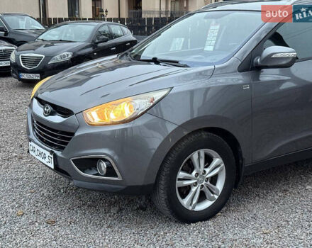 Сірий Хендай Туксон, об'ємом двигуна 1.69 л та пробігом 282 тис. км за 12000 $, фото 4 на Automoto.ua