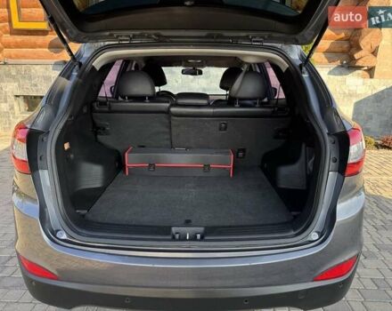 Сірий Хендай Туксон, об'ємом двигуна 2 л та пробігом 178 тис. км за 13800 $, фото 24 на Automoto.ua