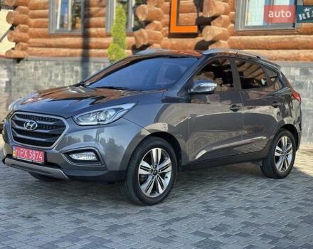 Серый Хендай Туксон, объемом двигателя 2 л и пробегом 178 тыс. км за 14000 $, фото 1 на Automoto.ua
