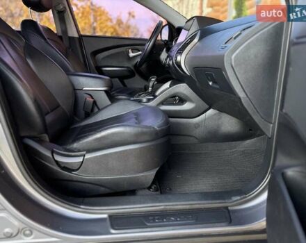 Серый Хендай Туксон, объемом двигателя 2 л и пробегом 178 тыс. км за 14000 $, фото 21 на Automoto.ua