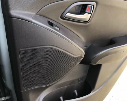 Сірий Хендай Туксон, об'ємом двигуна 2.36 л та пробігом 150 тис. км за 11500 $, фото 21 на Automoto.ua