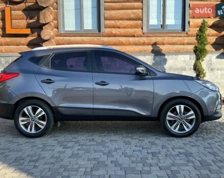 Серый Хендай Туксон, объемом двигателя 2 л и пробегом 178 тыс. км за 14000 $, фото 7 на Automoto.ua