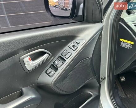 Хендай Туксон 2014 в Тернополе на Automoto.ua Серый Хендай Туксон, объемом двигателя 2 л и пробегом 187 тыс. км за 14700 $, фото 18 на Automoto.ua