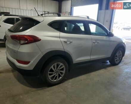 Хендай Туксон 2015 в Днепре (Днепропетровске) на Automoto.ua Серый Хендай Туксон, объемом двигателя 2 л и пробегом 128 тыс. км за 2700 $, фото 2 на Automoto.ua