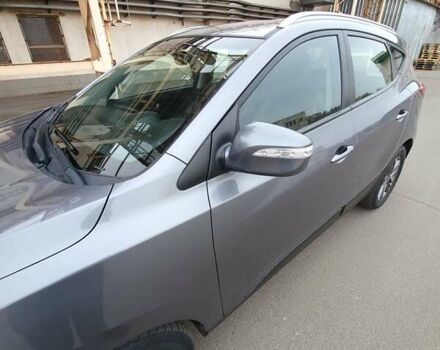 Серый Хендай Туксон, объемом двигателя 1.7 л и пробегом 290 тыс. км за 12800 $, фото 5 на Automoto.ua