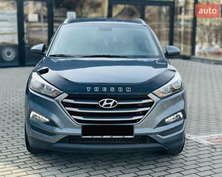 Серый Хендай Туксон, объемом двигателя 2 л и пробегом 79 тыс. км за 15500 $, фото 1 на Automoto.ua