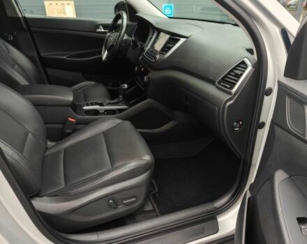 Сірий Хендай Туксон, об'ємом двигуна 2 л та пробігом 143 тис. км за 8000 $, фото 13 на Automoto.ua