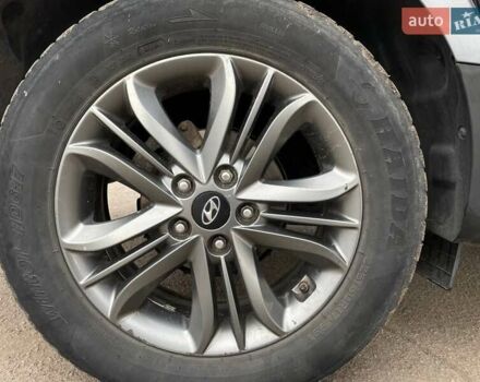 Серый Хендай Туксон, объемом двигателя 1.69 л и пробегом 293 тыс. км за 12950 $, фото 35 на Automoto.ua