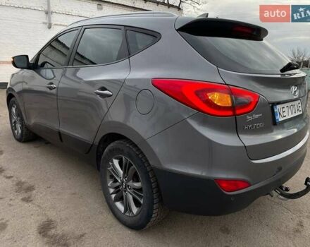 Серый Хендай Туксон, объемом двигателя 1.69 л и пробегом 293 тыс. км за 12950 $, фото 9 на Automoto.ua
