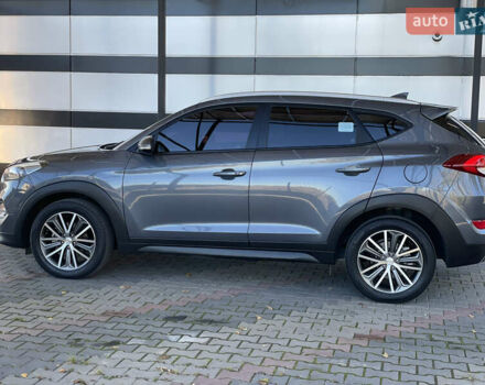 Хендай Туксон 2015 в Виннице на Automoto.ua Серый Хендай Туксон, объемом двигателя 2 л и пробегом 124 тыс. км за 20800 $, фото 1 на Automoto.ua