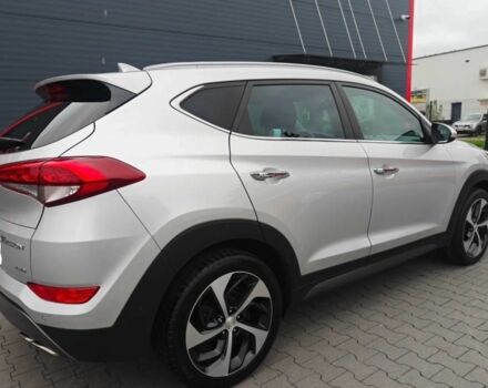 Сірий Хендай Туксон, об'ємом двигуна 2 л та пробігом 143 тис. км за 8000 $, фото 4 на Automoto.ua