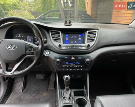 Сірий Хендай Туксон, об'ємом двигуна 1.7 л та пробігом 215 тис. км за 13650 $, фото 9 на Automoto.ua